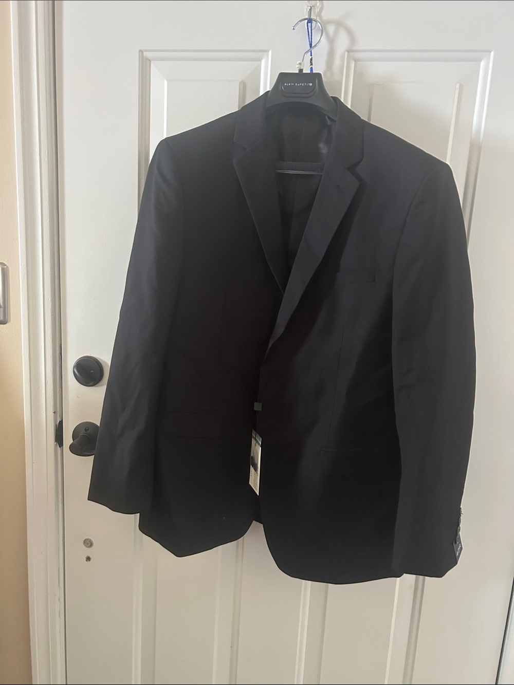 Men's Black Single-Breasted Suit. Jacket 42R, pants 36